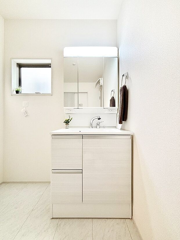 【洗面台・洗面所】収納力と機能性に優れた洗面化粧台