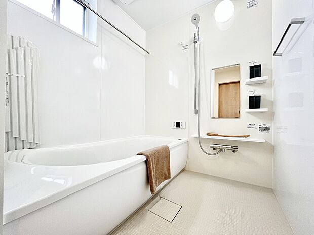 【浴室】1日の疲れをリフレッシュできる、快適なバスタイムを演出してくれます。