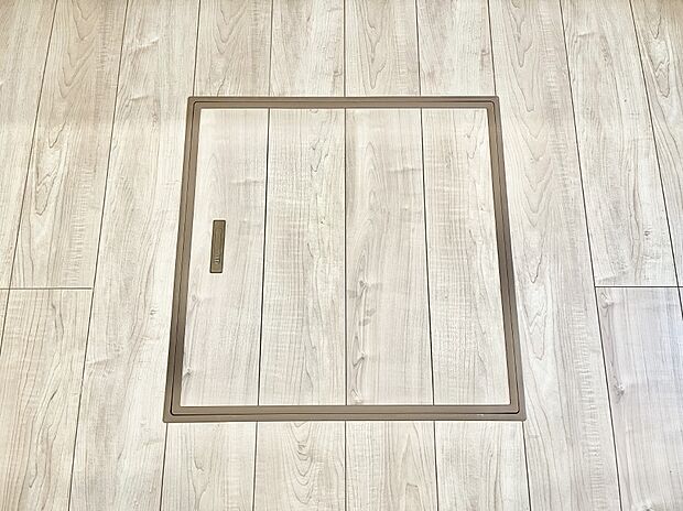 【その他設備(床下収納)】床下収納付き!日用品・非常用品の収納にも大活躍。