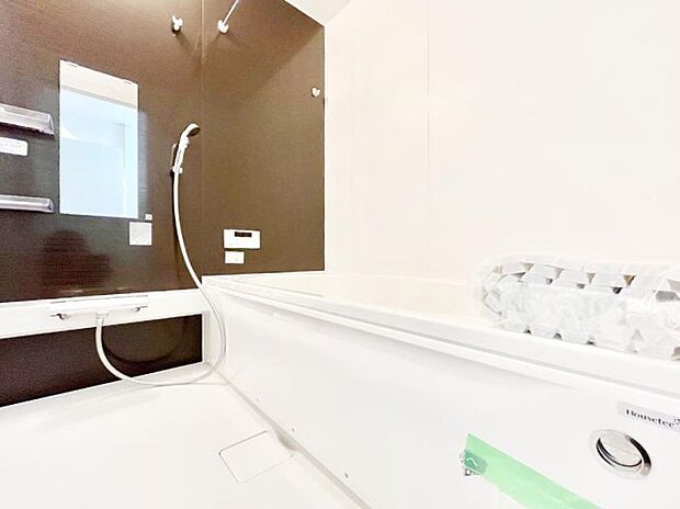 【浴室】◆1号棟◆~Bath Room~ 足を伸ばして入浴することが可能!一日の疲れを癒す貴重なバスタイムです。お子様とご一緒でも十分な広さなので、リビングとは違った家族団欒のひと時をお楽しみいただけます。