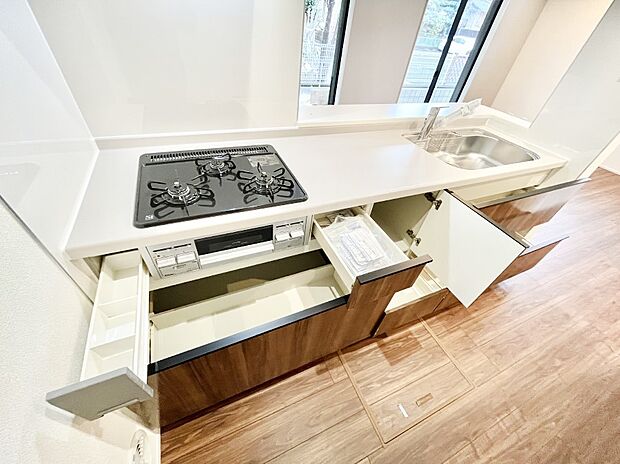 【その他設備(スライド収納)】使いやすさを優先したスライド式収納タイプ！