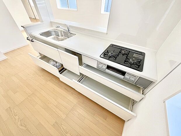 【その他設備(スライド収納)】使いやすさを優先したスライド式収納タイプ!