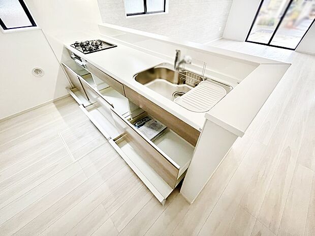 【その他設備(スライド収納)】使いやすさを優先したスライド式収納タイプ!