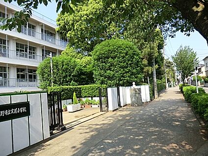 習志野市立実花小学校 180m