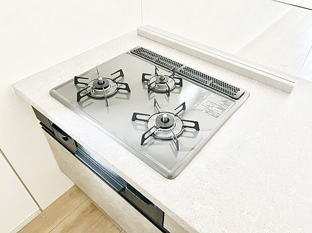 【その他設備(ガスコンロ)】三口ガスコンロでお料理が一気にはかどりそう  