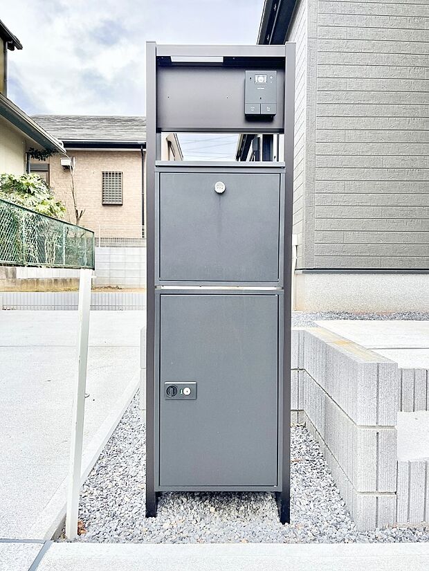 【その他現地】「宅配ボックス」　時間を気にせず宅配物をいつでも安全に受け取れます。 