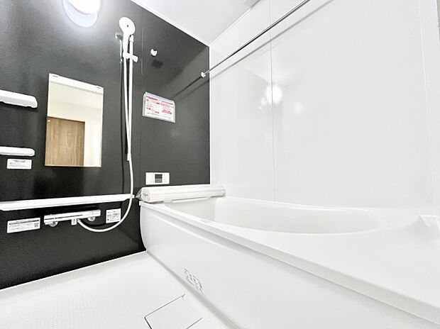 【浴室】落ち着いた雰囲気でゆっくりお寛ぎいただけるバスルーム