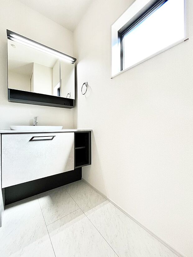 【洗面台・洗面所】収納力と機能性に優れた洗面化粧台