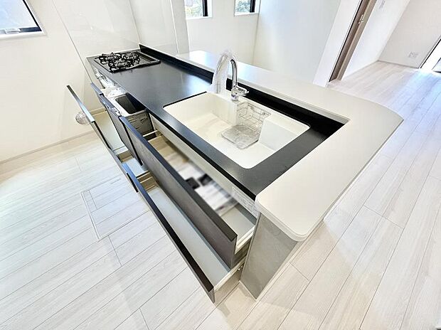 【その他設備(スライド収納)】使いやすさを優先したスライド式収納タイプ！