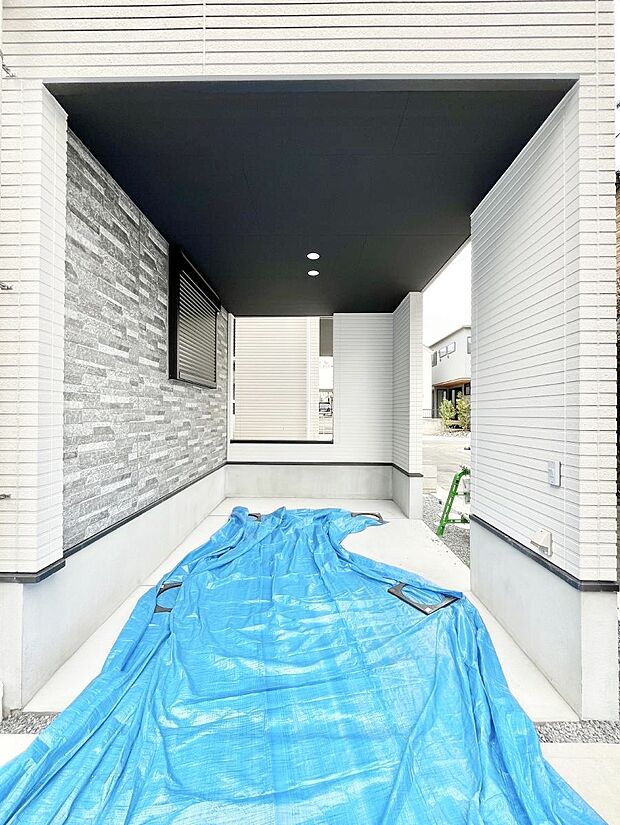 【駐車場】ビルトインタイプは大切なお車を傷や汚れから守ることができます。