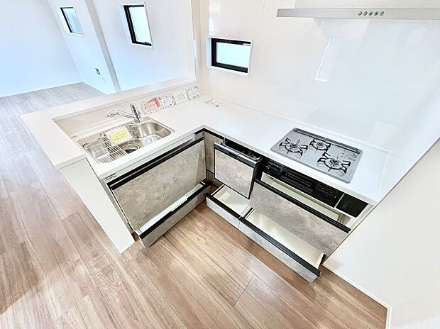 【その他設備(スライド収納)】使いやすさを優先したスライド式収納タイプ!