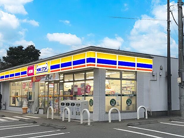 ミニストップ印西草深店(約730m)