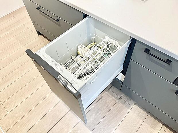 【その他設備(食洗機)】面倒なお片づけは食洗機にお任せ！家事の負担が減って、時間にも気持ちにもゆとりができます。