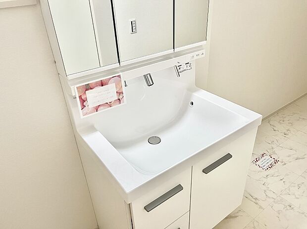 【その他設備(ハンドシャワー水栓)】◆1号棟◆ハンドシャワー付き!使いやすい洗面台。