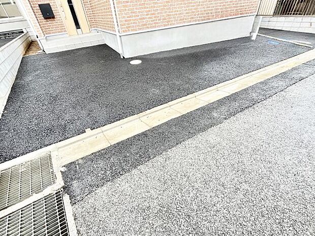 【駐車場】◆2号棟◆生活に欠かせない駐車スペース。