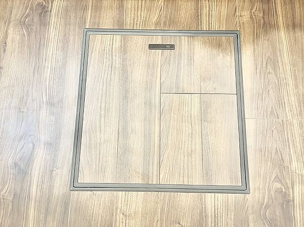 【その他設備(床下収納)】◆1号棟◆床下収納付き!日用品・非常用品の収納にも大活躍。