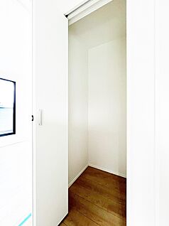 その他設備(廊下収納)