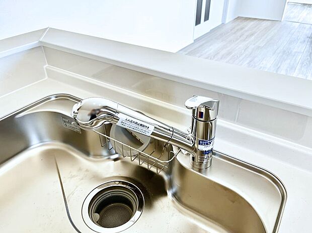 【その他設備(浄水器)】◆C号棟◆いつでも清潔なおいしいお水を。一つの水栓で水道水と浄水を使い分け。
