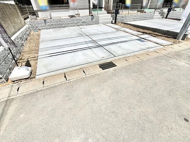 【駐車場】◆A号棟◆～Parking～　駐車場２台置けます！(車種による)自転車置き場や物置場として、お子様の遊ぶスペースとして、ゆとりある敷地だからこそ可能な多用途にご利用いただけるスペースです。