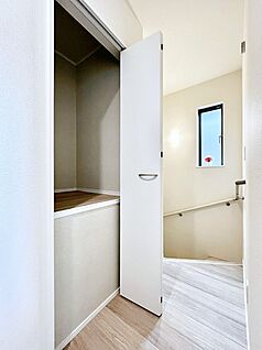 その他設備(廊下収納)