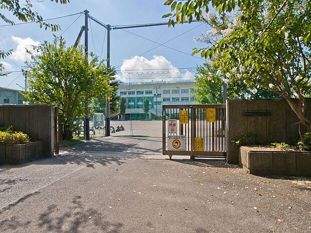 市川市立百合台小学校(約640m)