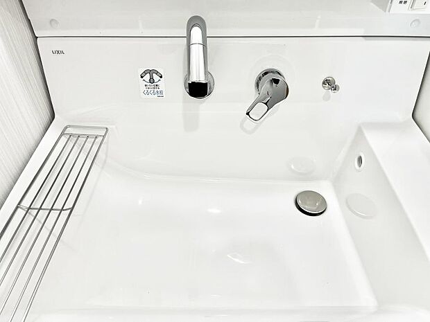 【その他設備(ハンドシャワー水栓)】ハンドシャワー付き!使いやすい洗面台。