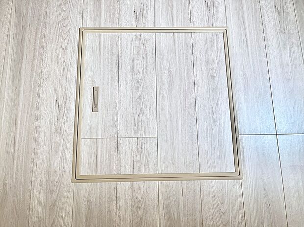 【その他設備(床下収納)】床下収納付き！日用品・非常用品の収納にも大活躍。