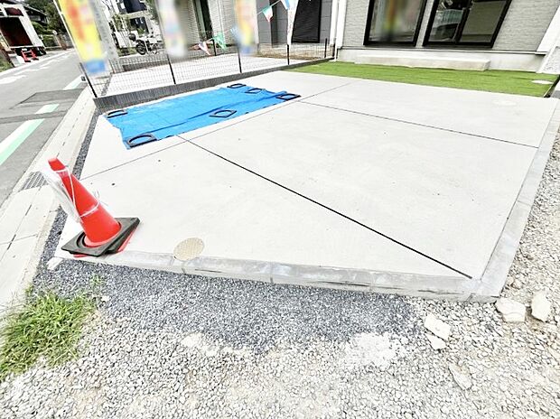 【駐車場】並列2台駐車可能なゆとりのカースペース