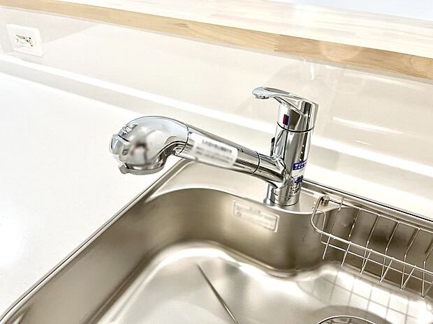【その他設備(浄水器)】◆2号棟◆いつでも清潔なおいしいお水を。一つの水栓で水道水と浄水を使い分け。
