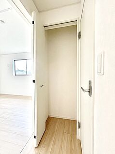 その他設備(廊下収納)