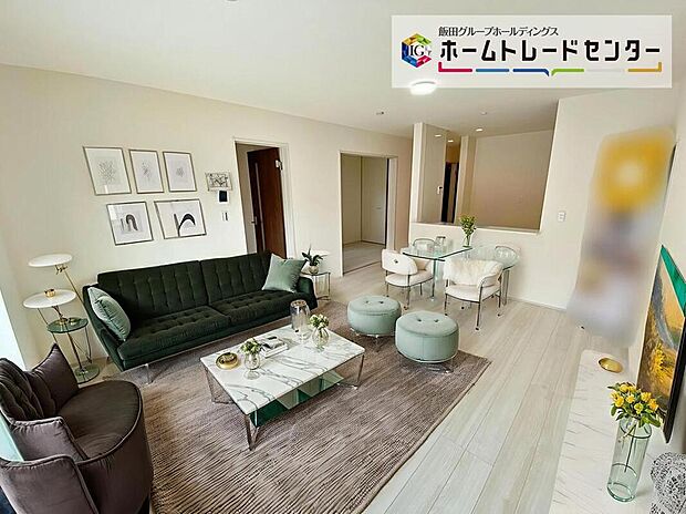 ☆Living　Room☆
家族の食事や団らんのほか、子供を遊ばせたり、友人を招いたりするＬＤＫは住まいの中心。長時間過ごす場所だからこそ、大切にしたい場所♪（家具はCGです）