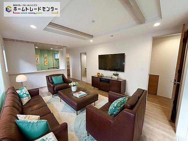 ☆物件の陽当りや通風・仕様設備やお部屋の大きさの比較、近隣・周辺環境や街並みなど、資料には掲載していない情報が現地にはたくさんあります。実際に通学路を歩いてみるのもいいですね♪（家具はCGです