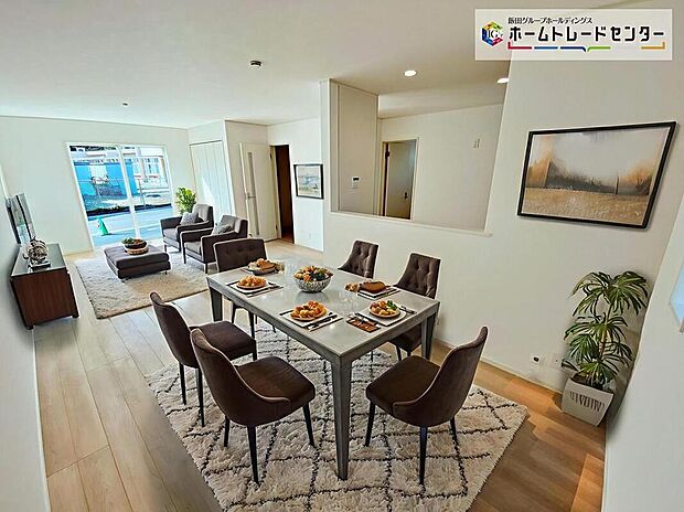 ☆Living　Room☆
思い思いの過ごし方をする。理想のリビングともいえる空間を実現するには、家族が自然に集まる演出や、適度な距離感を保てる空間の広さも必要ですね。（家具はCGです）