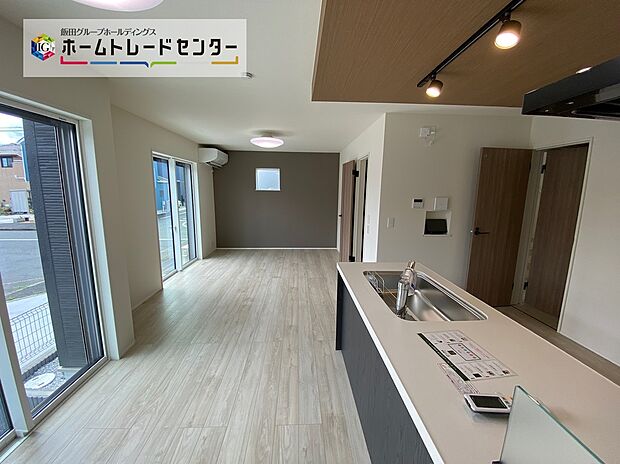 一戸建ての大きなメリットは、「自分の土地」を自由に使えること。好きなペットが飼えるほか、ガーデニングやＤＩＹ、車やバイクの手入れなど様々な趣味を楽しめます♪