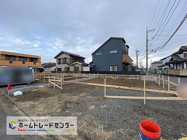 ☆カースペースを広く確保したので、愛車のお手入れもしやすくなっております。
現地をご覧いただきながら、住まいの夢をお聞かせください。