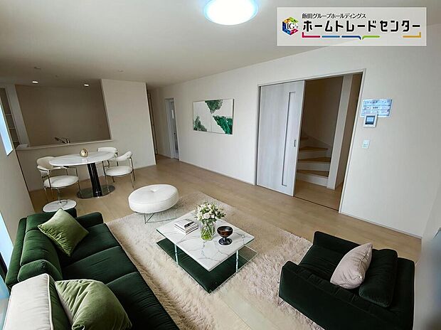 ☆Living　Room☆
家族の食事や団らんのほか、子供を遊ばせたり、友人を招いたりするＬＤＫは住まいの中心。長時間過ごす場所だからこそ、大切にしたい場所♪