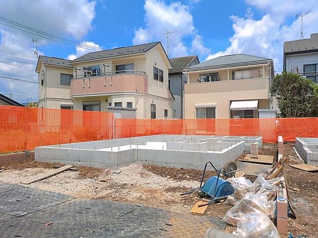 ☆あきる野原小宮・全2棟のご紹介です♪南道路に面した、採光・通風良好なお住まい◎駐車スペースもひろびろ3台分ございます!全棟パントリー完備・その他の収納も豊富なお住まいです♪♪