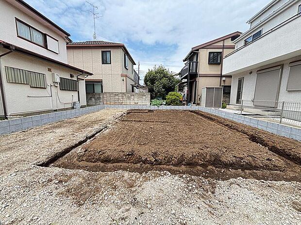 南向きで陽当たりの良い立地!
通勤通学・ショッピングに便利なJR中央線「国立」駅が最寄りのお住まいです♪教育施設・買物施設も近く、子育て世帯にもオススメです◎