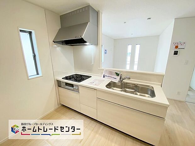 ☆System　Kitchen☆いつもご家族と一緒に過ごせるのが対面キッチンの魅力！今日の出来事を話しながら、一緒にお料理をしながら…いつもご家族の笑顔が近くにあります。
