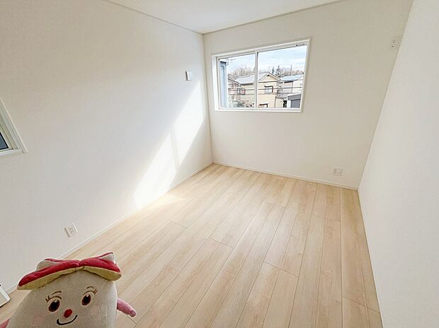 【☆Room☆ 】☆Room☆
各部屋を最大限に広く使って頂ける様、全居住スペースに収納付。プライベートルームはゆったりと快適に。
