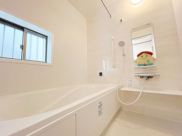 【☆System　Bath☆】掃除のしやすさ・収納の便利さなど、おふろを使う人、お手入れする人、みんなにとっての「しあわせ性能」を追求したバスルームを採用しました♪
