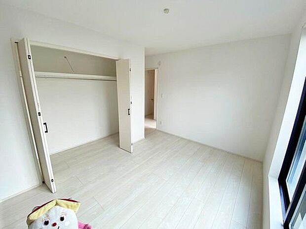 【☆Room☆】各部屋を最大限に広く使って頂ける様、全居住スペースに収納付。プライベートルームはゆったりと快適に。