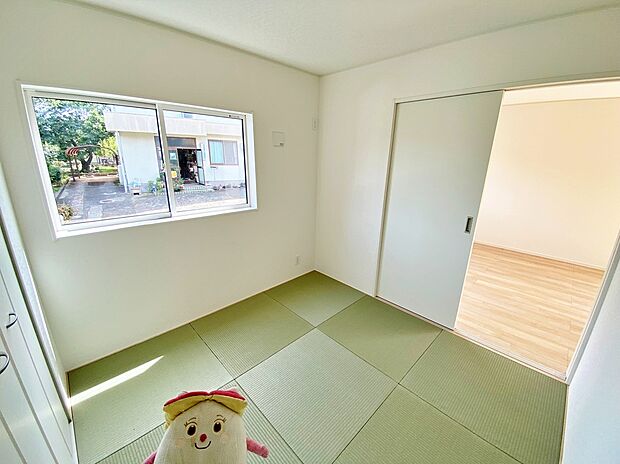 【☆Room☆ 】☆Room☆
ここは風の通り道。舞い込んでくる風が優しく躍り、室内に爽やかな空気を運んでくる。そこに季節の息吹を感じて、いまがどんな季節なのかを実感することができます。