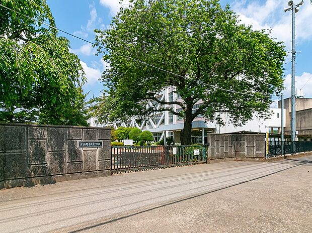 あきる野市立東中学校（約1,700m）