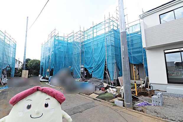 【前面道路含む現地写真】☆物件の陽当りや通風・仕様設備やお部屋の大きさの比較、近隣・周辺環境や街並みなど、資料には掲載していない情報が現地にはたくさんあります。ぜひ、建物だけでなく周辺環境もご確認ください!