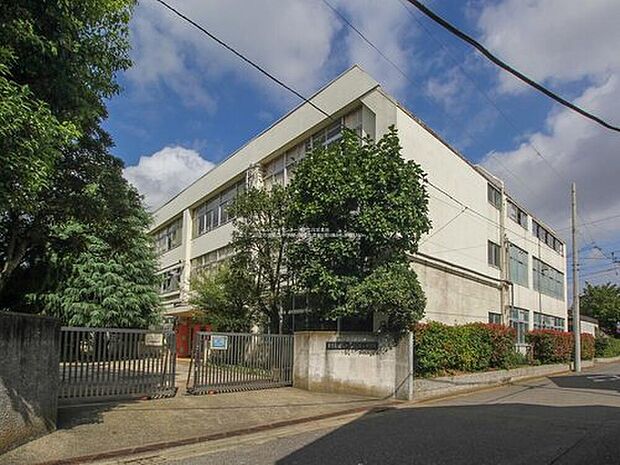 国立市立国立第二中学校（約1,100m）