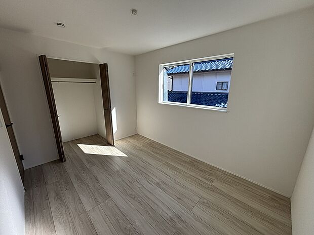 【☆Room☆ 】☆Room☆
一人にひと部屋？収納？書斎？趣味部屋？あるいは客室？部屋数の多い間取りは、家族構成やライフステージの変化にも柔軟な対応を可能にし、家族の選択肢を広げます。