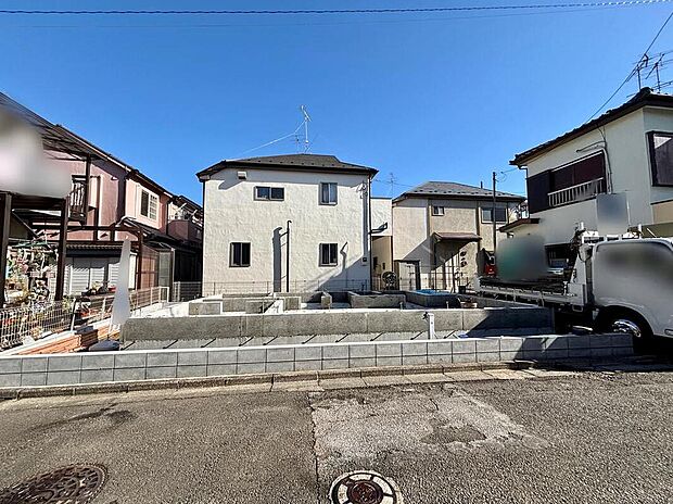 【前面道路含む現地写真】☆物件の陽当りや通風・仕様設備やお部屋の大きさの比較、近隣・周辺環境や街並みなど、資料には掲載していない情報が現地にはたくさんあります。ぜひ、建物だけでなく周辺環境もご確認ください!