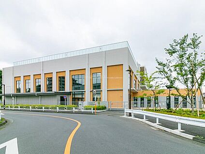 立川市立若葉台小学校 1000m(徒歩13分)