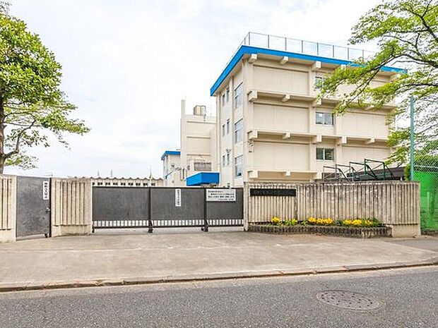 羽村市立小作台小学校(約650m)